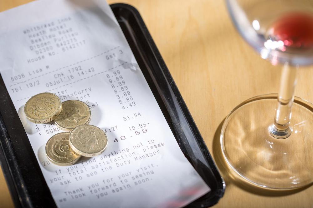 Velika promjena: Bakšiš u Srbiji postaje dio računa?