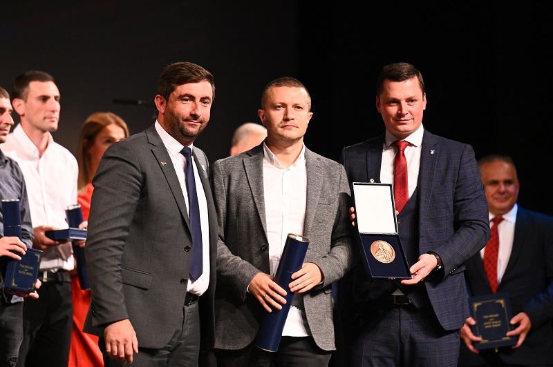 DAN GRADA BIJELJINA Uručena brojna priznanja zaslužnim pojedincima (FOTO)