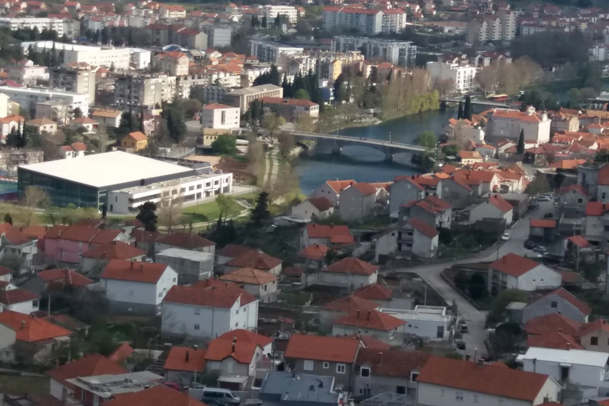 Grad Trebinje nudi parcele za kuće: Ko ima pravo i koji su uslovi