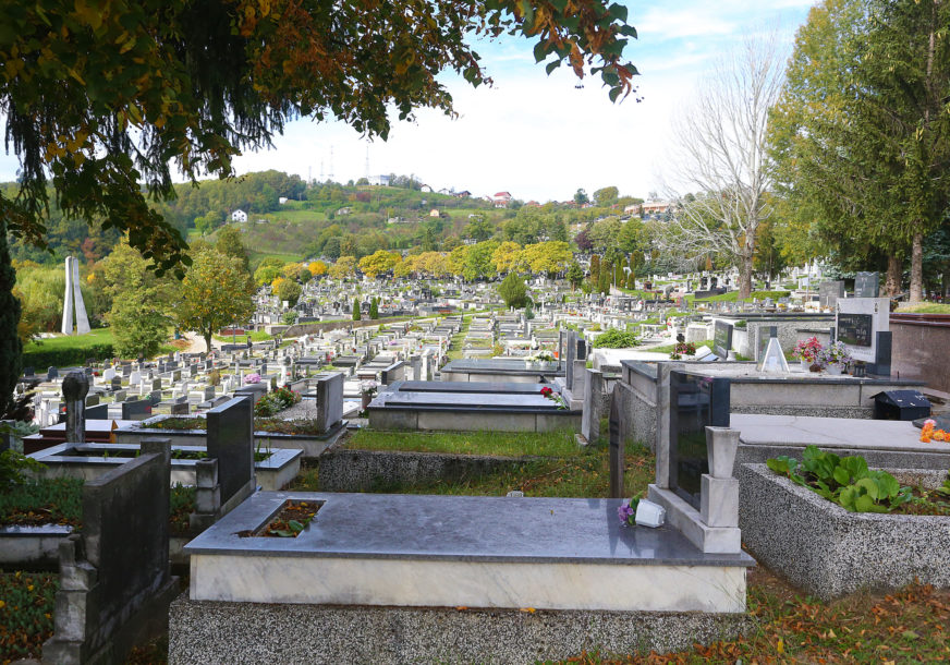 U Hrvatskoj usvojen zakon koji naređuje uklanjanje srpskih nadgrobnih spomenika