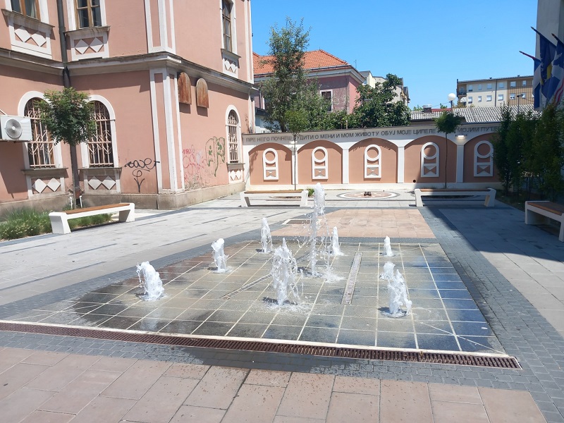 Puste ulice: Paklena vrućina u Bijeljini (FOTO) 