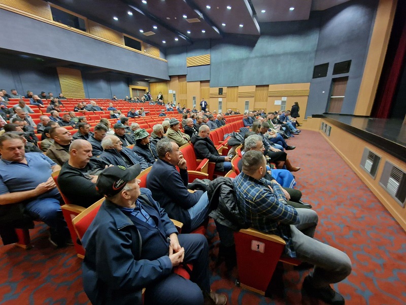 Bijeljina: Najavljeni protesti ukoliko se do 10. februara ministar Minić ne obrati proizvođačima svinja (FOTO)