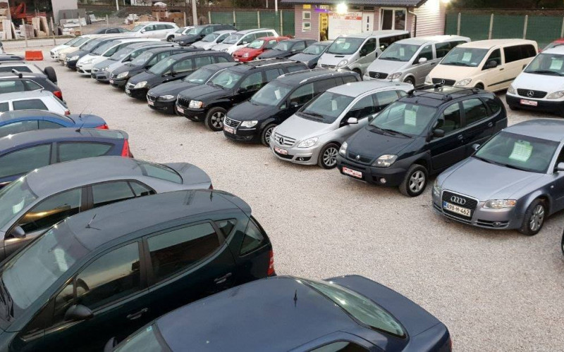 Prodavci na području Semberije zadovoljni prodajom polovnih vozila: Nikad veća potražnja, a manja ponuda polovnjaka