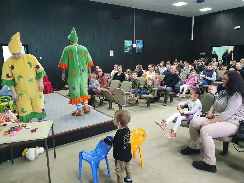 RADOST ZA 800 MALIŠANA Djeci radnika RiTE Ugljevik dodijeljeni novogodišnji paketići