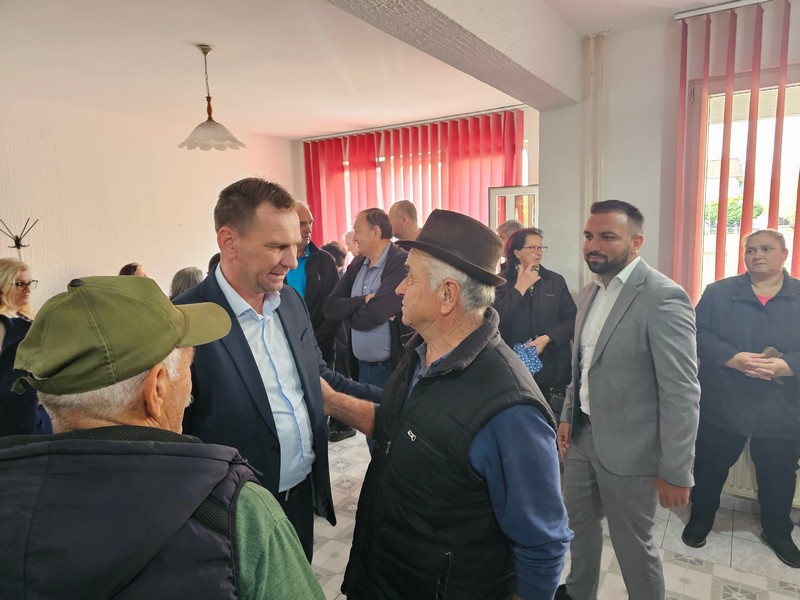 Opština daruje najstarije: 473 ugljevička penzionera dobilo po 100 KM (FOTO)