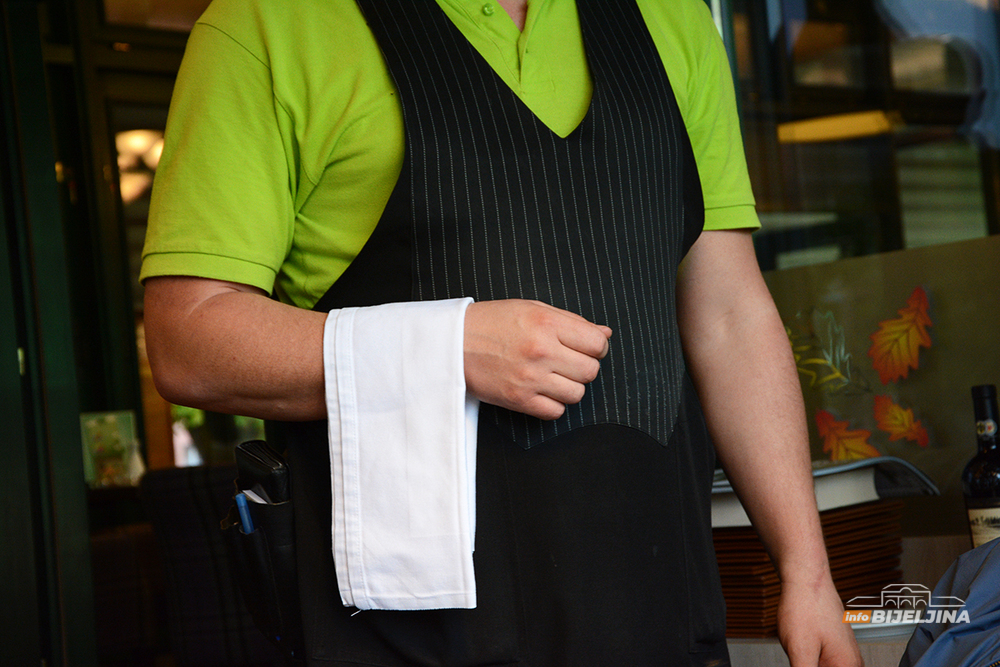 PARADOKS: Na birou 324.000 ljudi, a poslodavci bi veće kvote za zapošljavanje stranaca