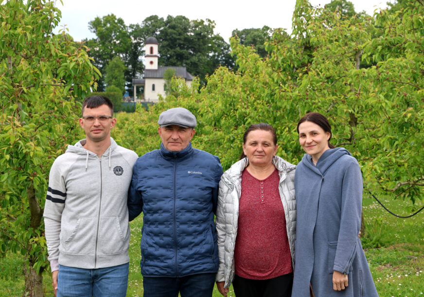 Mama gazdarica, sin menadžer, kćerka organizatorka, a svi poljoprivrednici