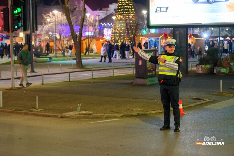 Bijeljina: Novogodišnja noć protekla mirno (FOTO)