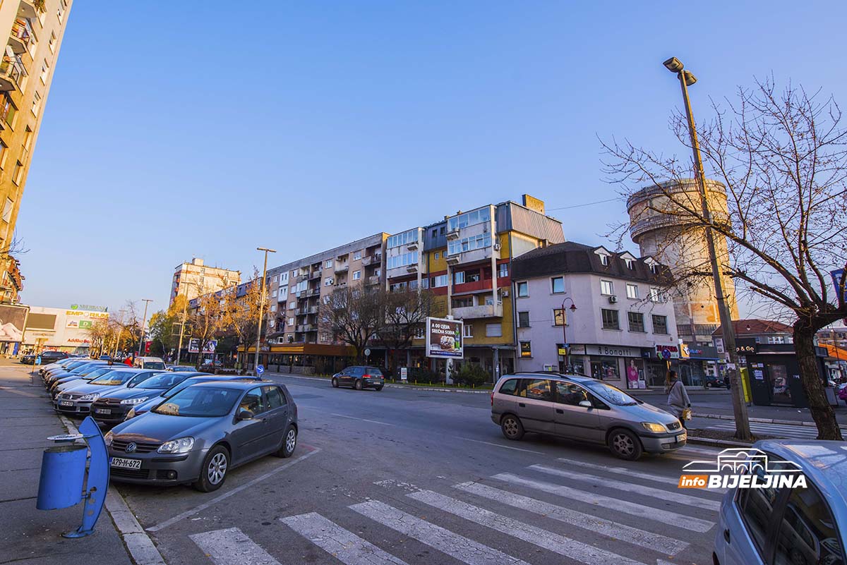 PRIPREMITE ZALIHE Dio centra grada sutra bez vode