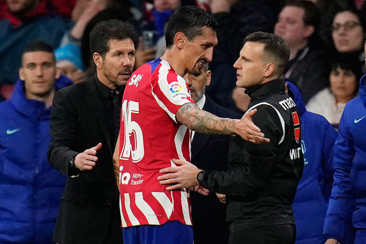 Na meču Barselone i Atletika potukli se Tores i Savić VIDEO