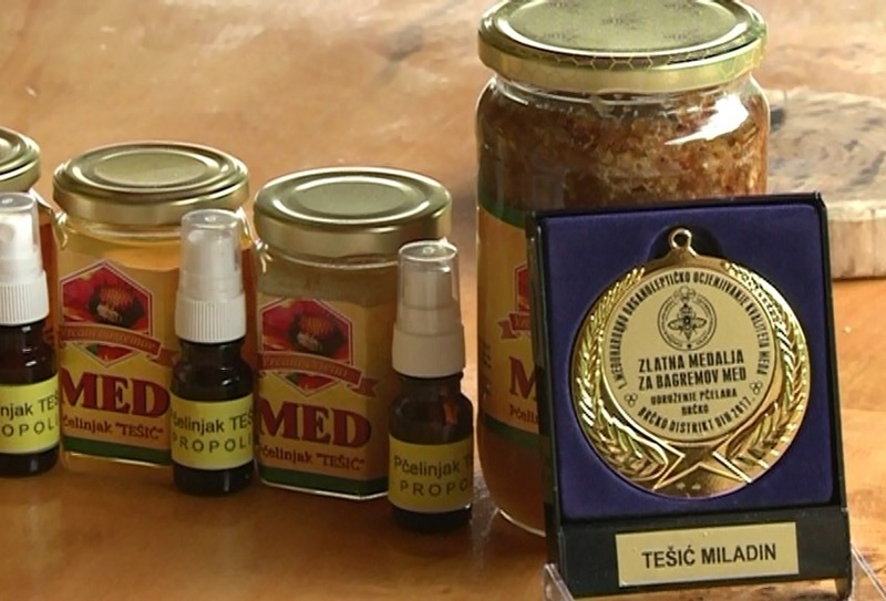 Tešići iz Donje Trnove se generacijama bave pčelarstvom: Nakon api komora u planu prenoćište i restoran (FOTO)
