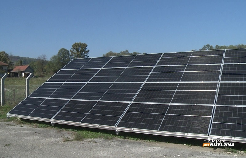 U Semberiji i okolini sve više solarnih elektrana: “Broj sunčanih sati premašio očekivanja” (FOTO)