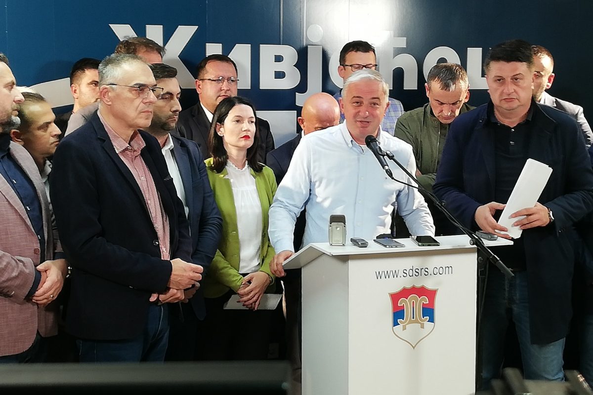 Da li OPOZICIJU RAZBIJAJU izdajnici ili lične sujete: Izborni poraz pocijepao dojučerašnje saborce na 2 dijela