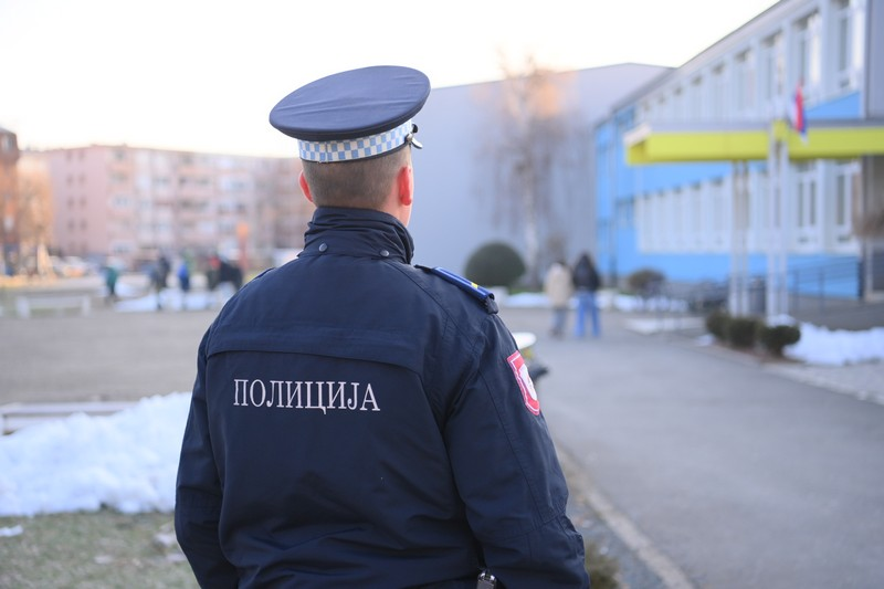 Bijeljina: Pojačano prisustvo policajaca u blizini škola, danas počelo drugo polugodište