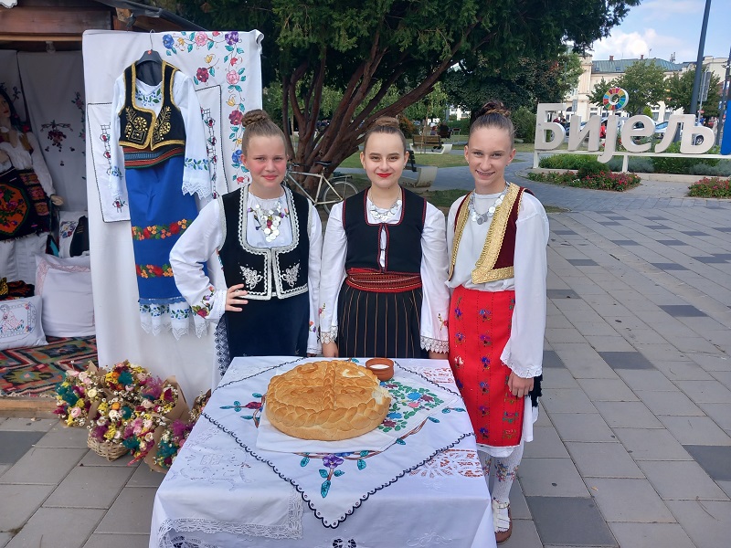 Počela prva manifestacija „Tkanica od zlata, igre i zanata“, cilj očuvanje tradicije i kulture (FOTO)