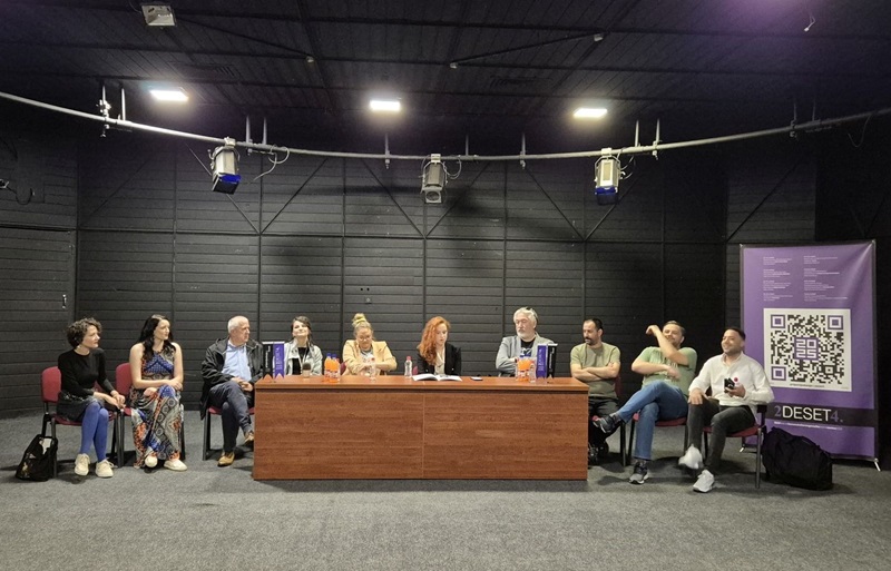 Predstava „Pevanje i ćutanje Sofke Nikolić“ Gradskog pozorišta „Semberija“ izvedena na festivalu bh. drame u Zenici