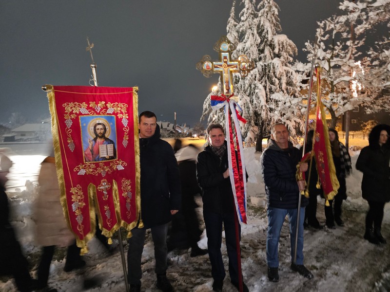Veliko povečerje uoči Božića u Ugljeviku: Sabornost i ljubav čuvaju dušu (FOTO)