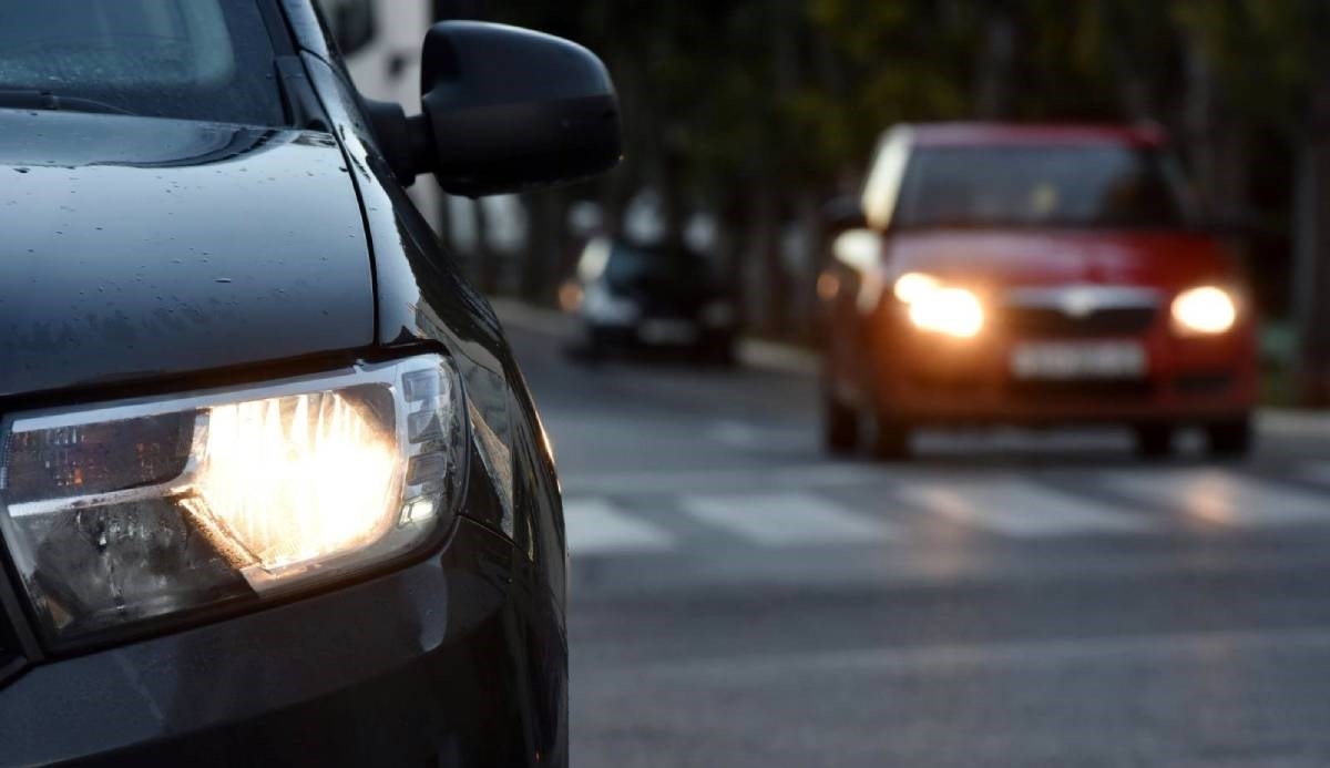 Za vozače automobila od danas nisu obavezna dnevna svjetla
