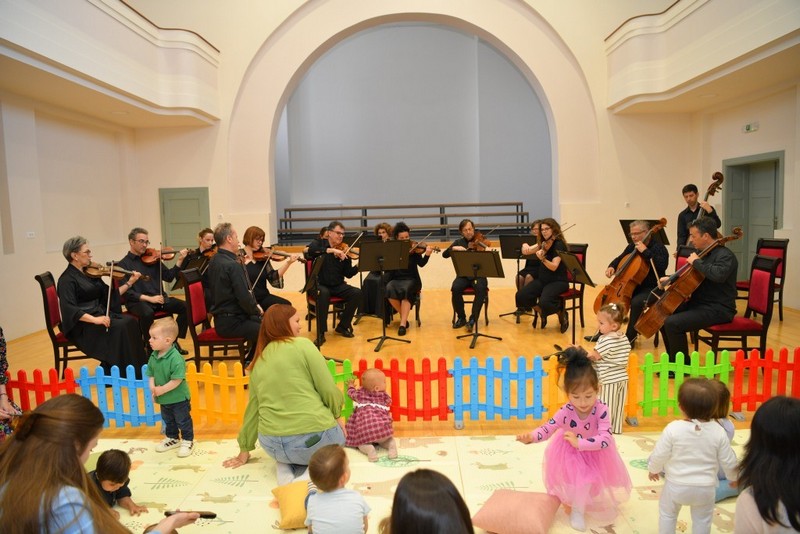 Beogradska filharmonija svirala za bebe i Anu Gole