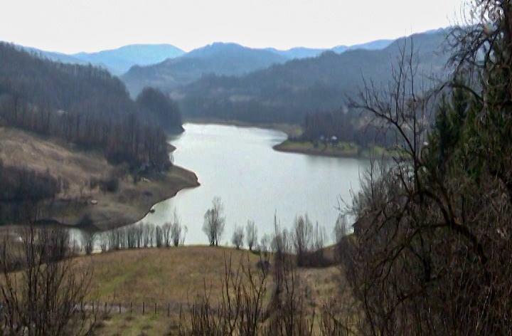 Pomoć stigla i iz Semberije, Majevice i Podrinja: Mještani Rastošnice obnavljaju stari hram koji je bio potopljen (FOTO)