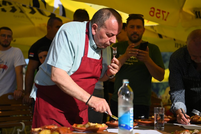 “Sač fest” okupio više od 1.000 ljubitelja druženja: Prva nagrada za “Medaljon promet” (FOTO)