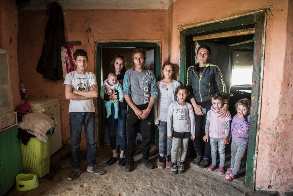 Balkanski biznismeni iz Amerike kupuju kuću porodici sa devetoro djece