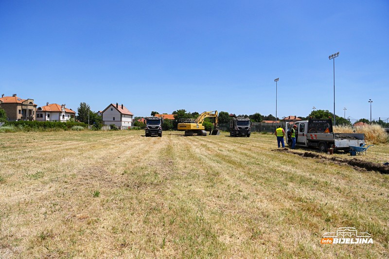 Napokon počela gradnja sportske dvorane u Bijeljini: Rade tek prvu fazu, za ostatak nedostaju milioni KM (FOTO)
