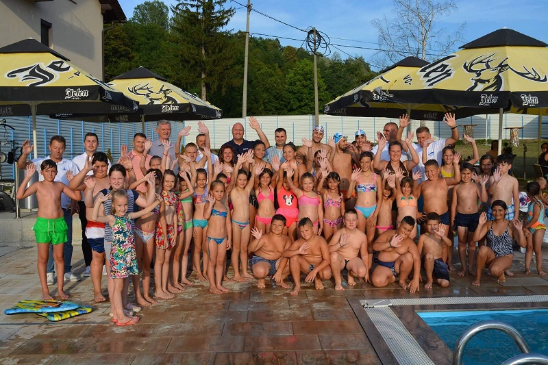 Na bazenima Oktopus u Loparama završena  škola plivanja