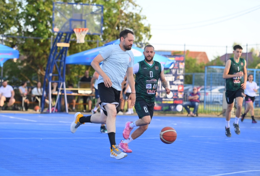 Počela Basket liga Bijeljine: Vrhunska košarka na terenu Radnika (FOTO)