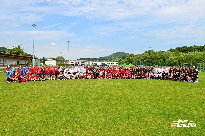 Održani osmi Sportski susreti u Austriji: Manifestacija koja budi emocije (FOTO)