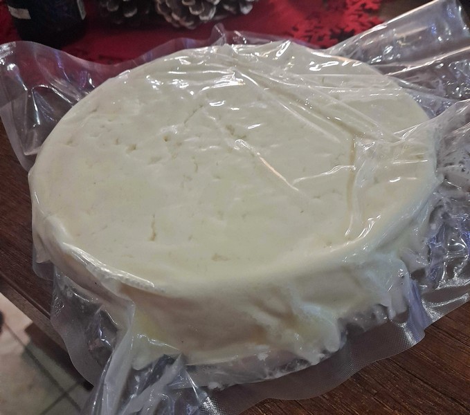 Semberska porodica Vidaković se posvetila proizvodnji sireva: “Ispostavilo se da ne možemo napraviti koliko bi mogli prodati”