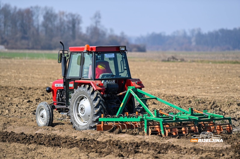Poljoprivrednici FBiH najavili proteste i blokade granica zbog neisplaćenih podsticaja