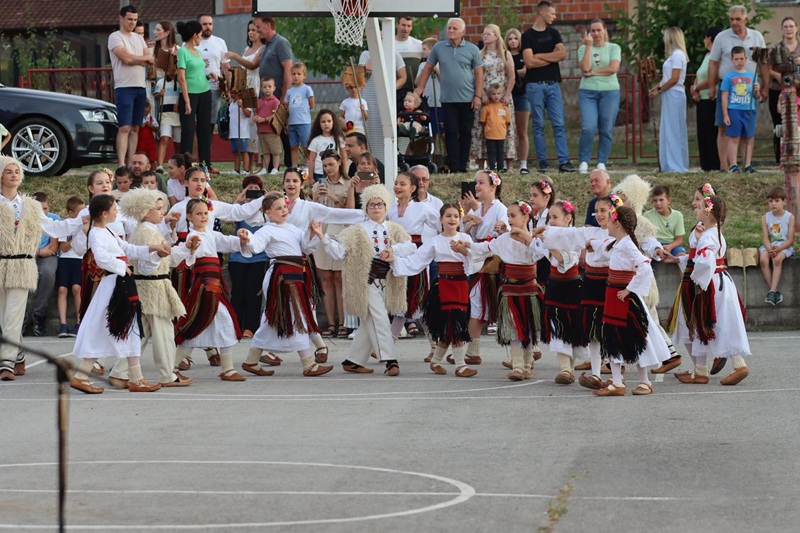 Više od 200 učesnika na tradicionalnom petrovdanskom lilanju u Donjoj Trnovi