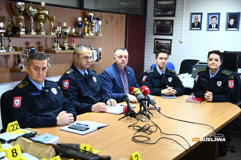 PU Bijeljina: U Pelagićevu zaplijenjeno više od 25 kg droge, uhapšen stari policijski znanac (FOTO)