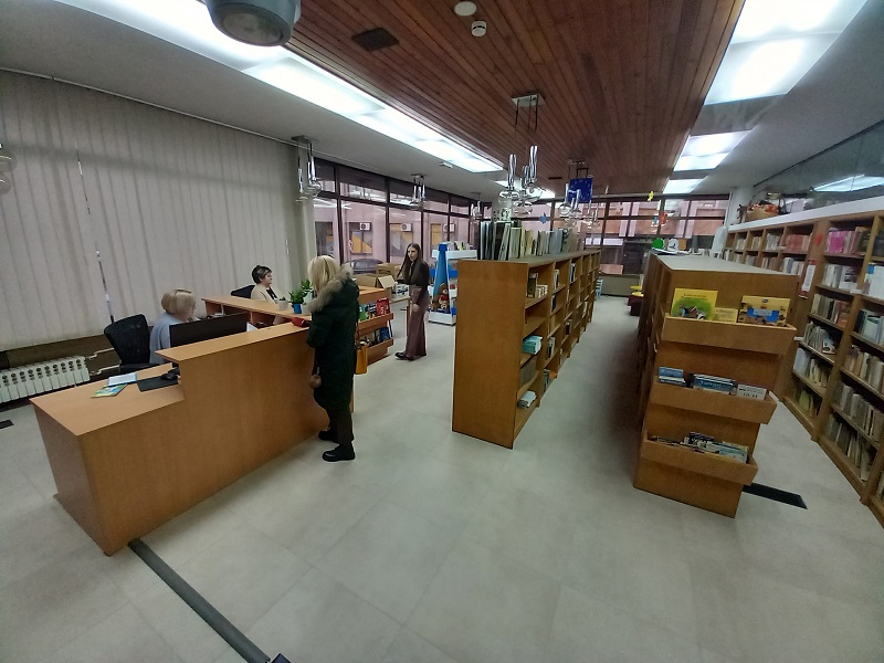 Rekonstruisani podovi bijeljinske Biblioteke, ambijent dobio moderniji izgled (FOTO)