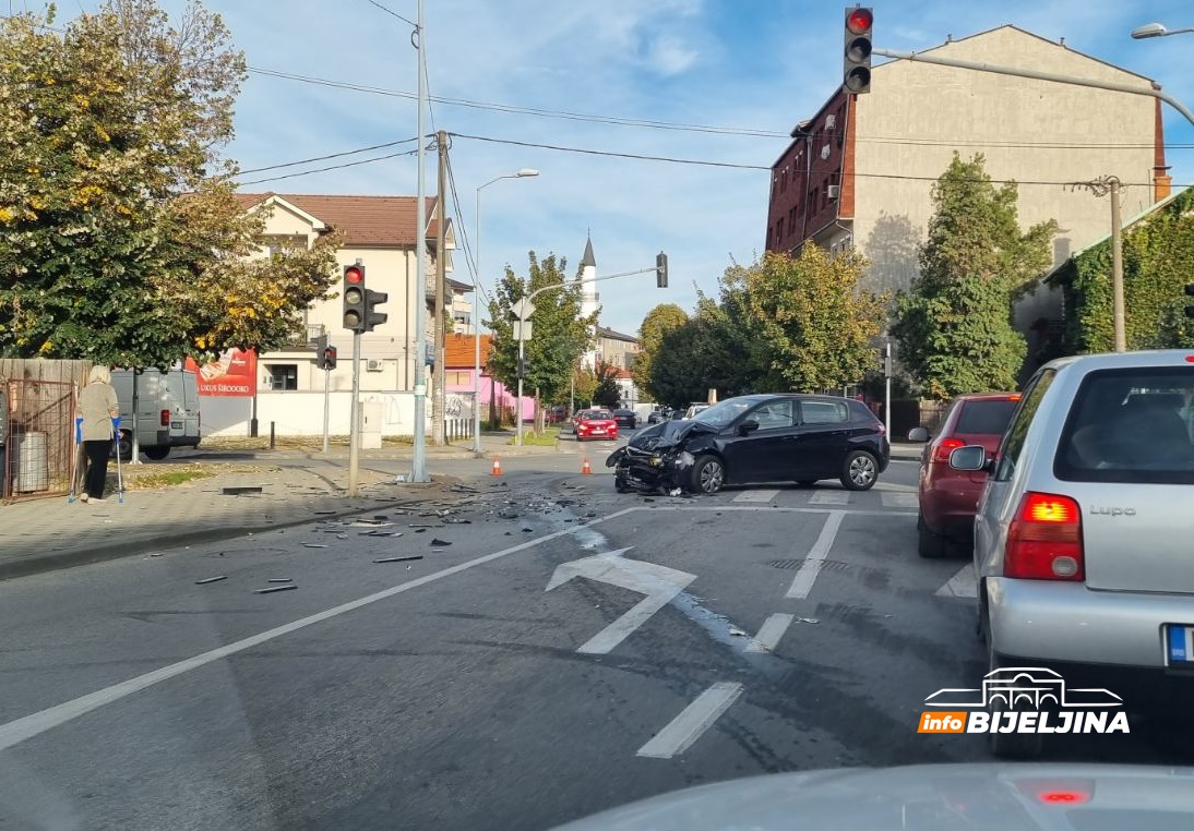 Info Bijeljina - Bijeljina: Sudar U Majevičkoj Ulici, Usporen Saobraćaj ...