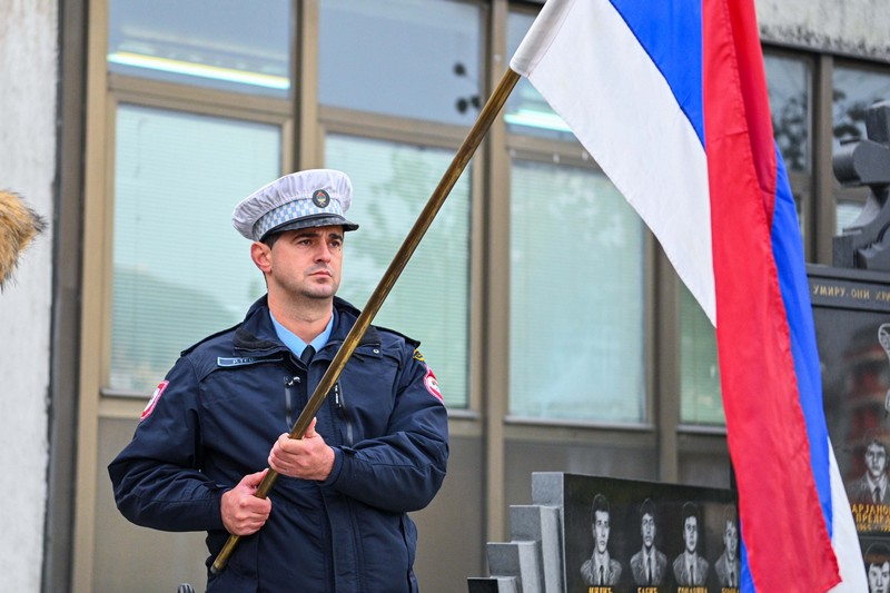 Položeni vijenci: Policijska uprava Bijeljina obilježava Krsnu slavu Svetog Arhangela Mihaila (FOTO)