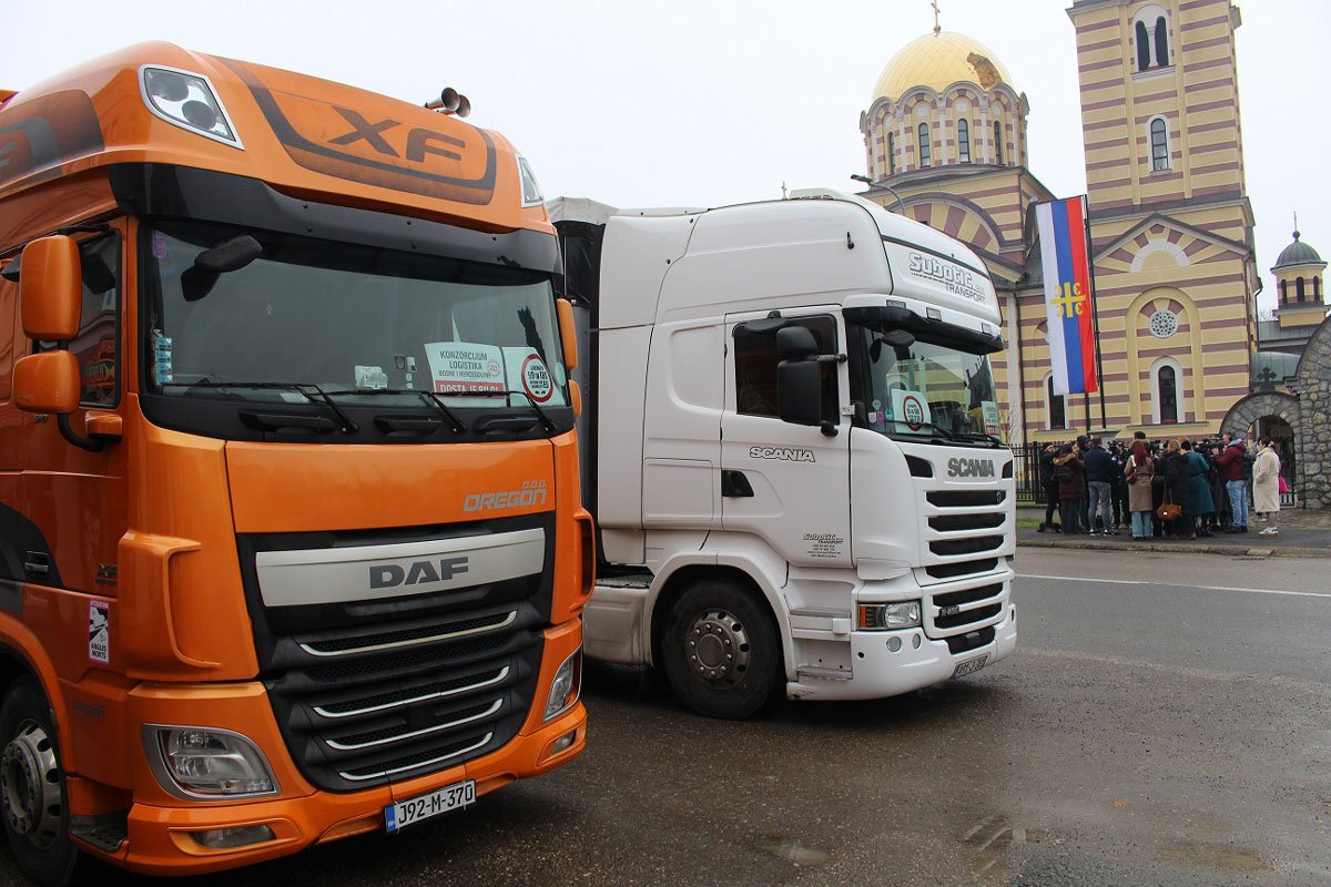 Kamioni stoje na granicama, milionska šteta stalno raste