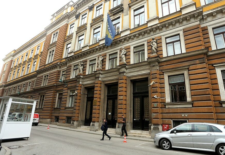 „Neovlašteno koristio službeno vozilo 321 put“ Potvrđena optužnica protiv bivšeg direktora Akademije u MUP FBiH