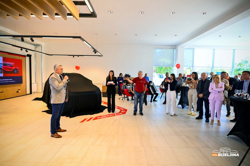 U Brčkom svečano otvoren novi Toyota salon, zvijezda večeri novi model RAV4: Kupcima usluge na najvišem nivou (FOTO)