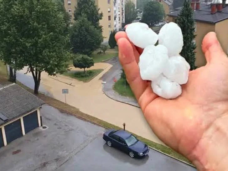Snažno nevrijeme pogodilo region: Padao grad veličine oraha