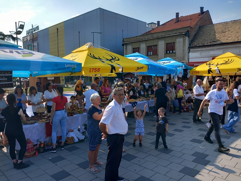 Počela prva manifestacija „Tkanica od zlata, igre i zanata“, cilj očuvanje tradicije i kulture (FOTO)