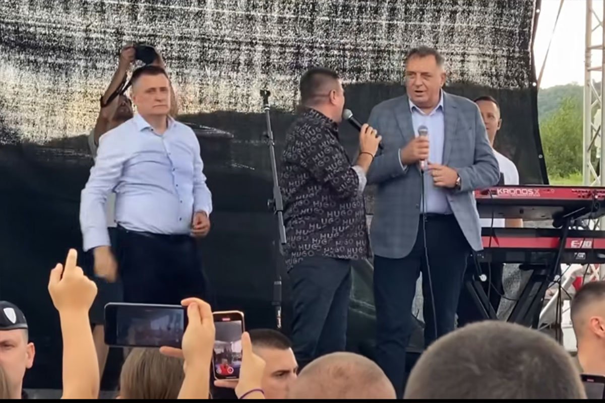 Dodik i Baja Mali Knindža zapjevali kultnu pjesmu (VIDEO)