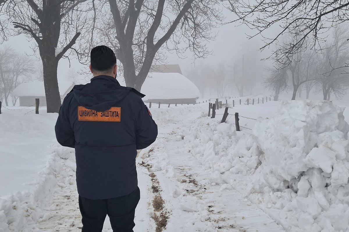 Metar snijega i dalje pravi probleme: Kakvo je stanje u banjalučkim mjesnim zajednicama