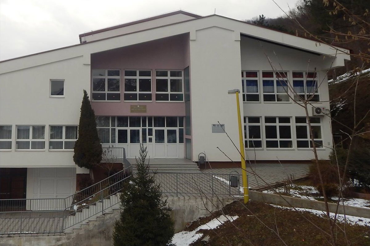 Oglasila se direktorica škole u Srebrenici o navodnom spisku učenika