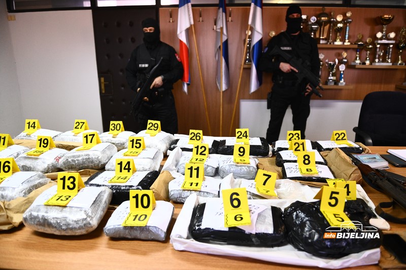 PU Bijeljina: U Pelagićevu zaplijenjeno više od 25 kg droge, uhapšen stari policijski znanac (FOTO)
