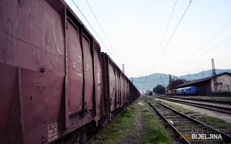 Sudar teretnog voza i lokomotive u Crnoj Gori