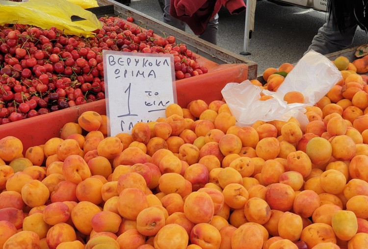 Idete u Grčku na odmor? Ovo su cijene voća, povrća, ribe, jaja... (FOTO)