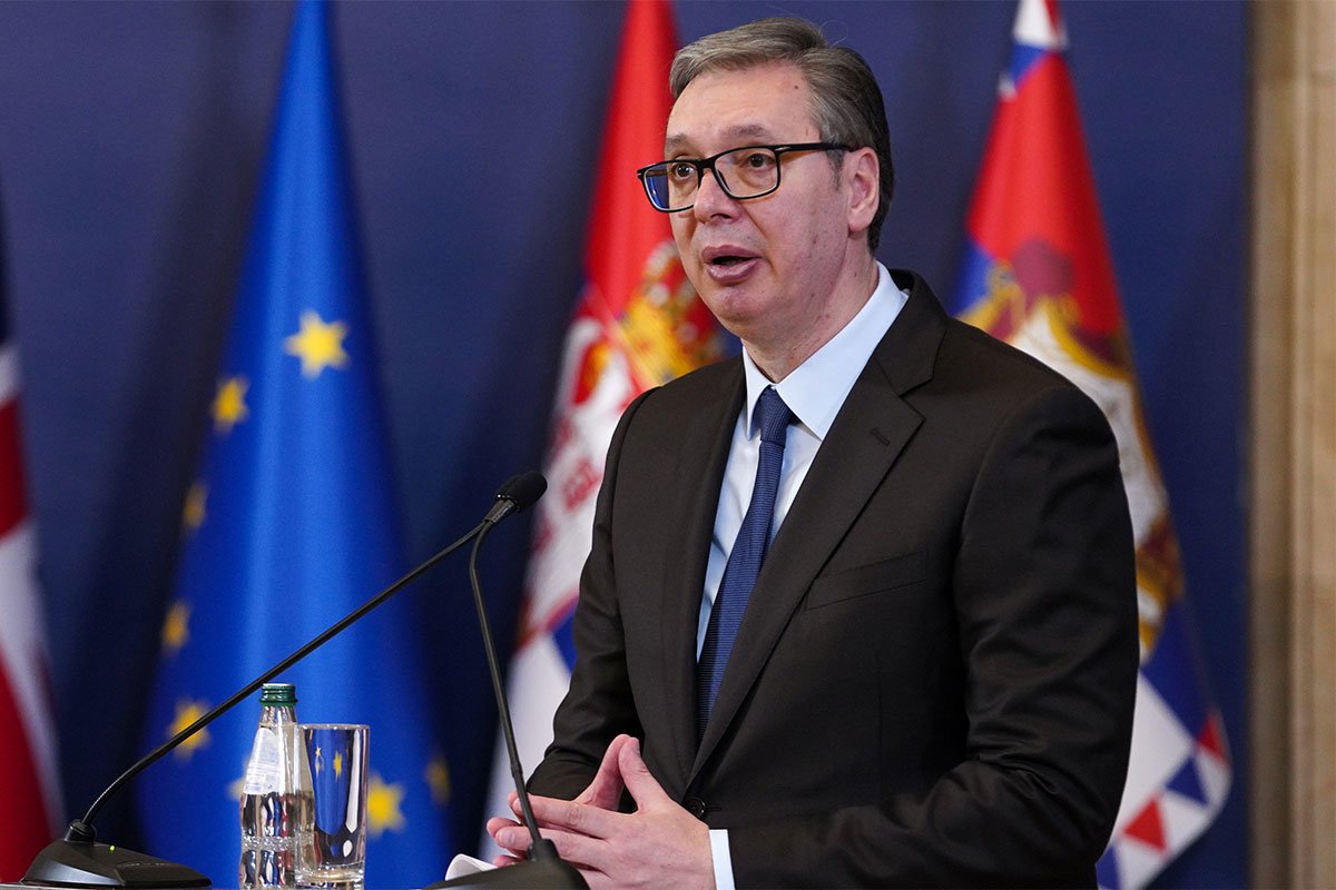 Vučić upozorava: Svi živimo na osnovu rezervi, dolazi najteža kriza