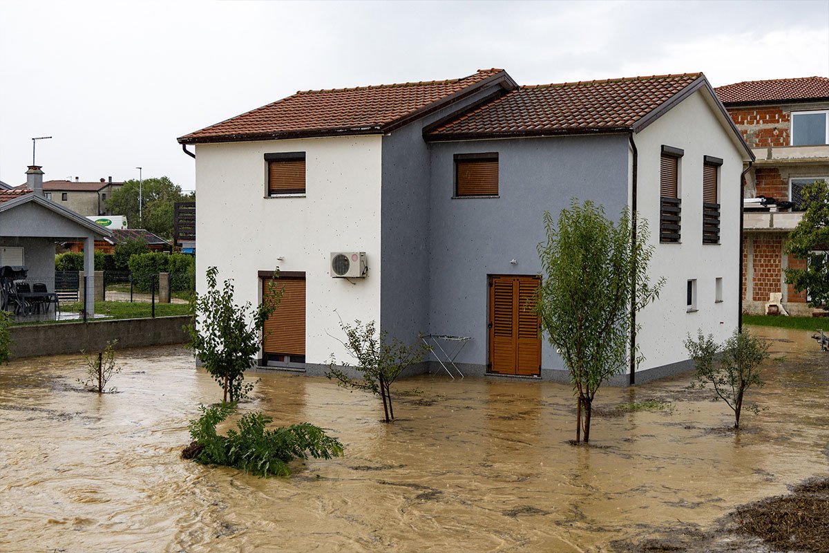 Potop u Istri: Zabilježeno 2.000 udara munja